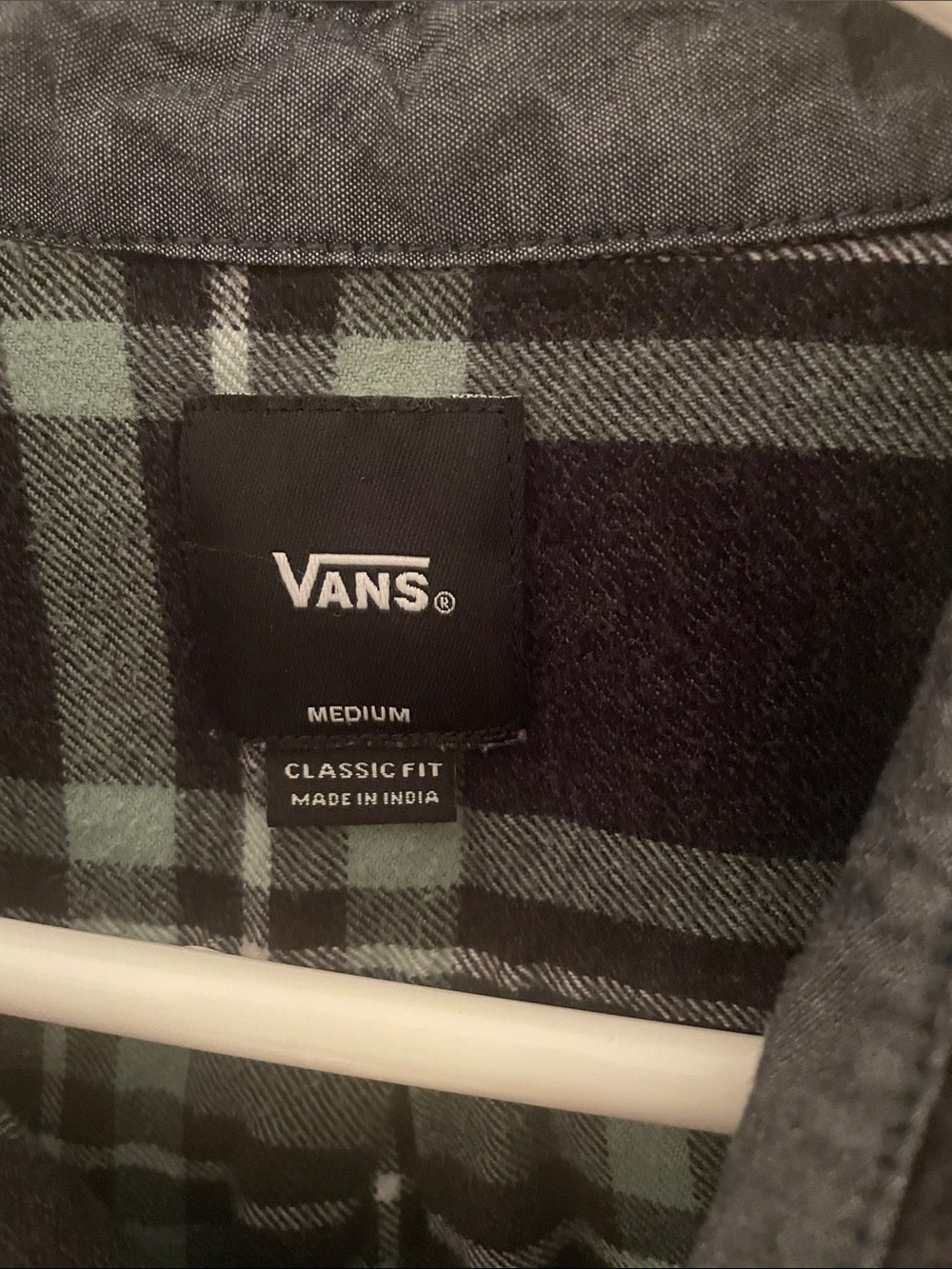 2 Vans Men’s Plaid Long-Sleeve Shirts - Picture 2 of 5